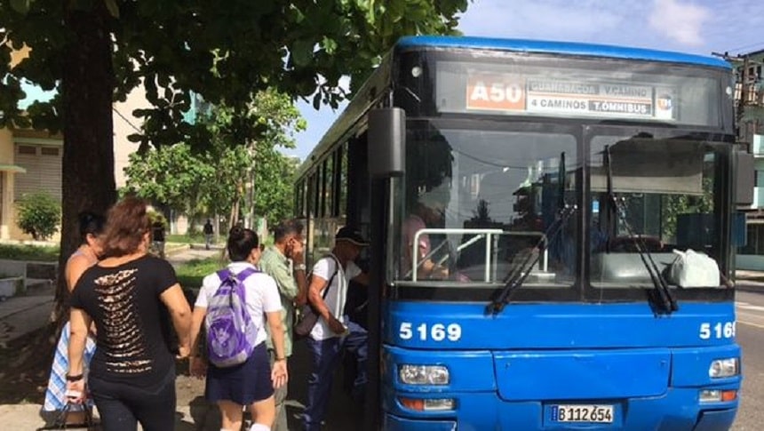 Cuba reinicia el transporte público
