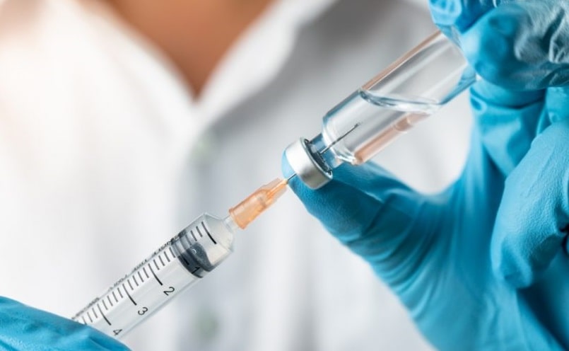 Registra Rusia primera vacuna contra la pandemia