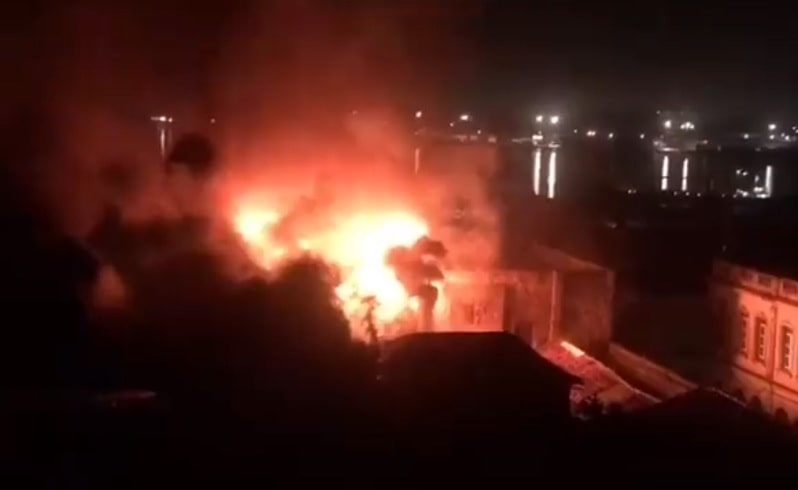 Incendios en la ciudad de Santiago de Cuba al paso de Laura