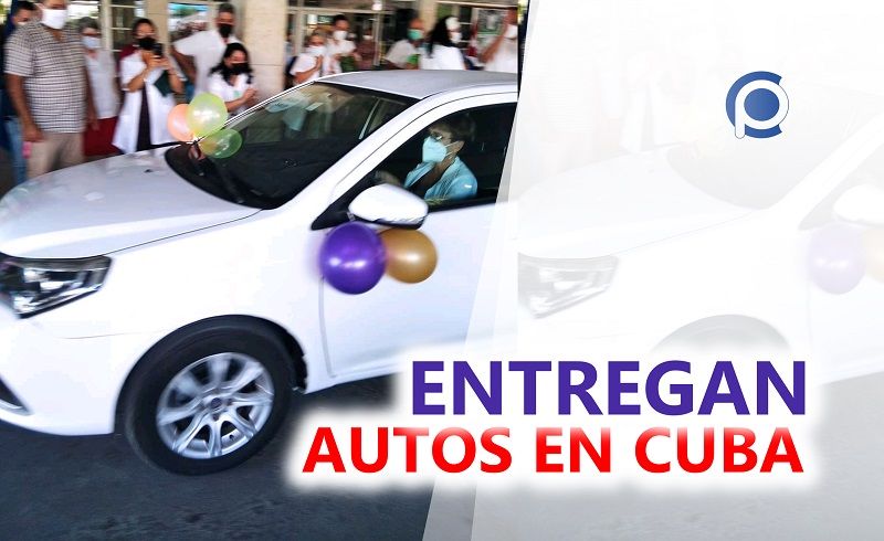 Entregan autos a dos médicos en Cuba