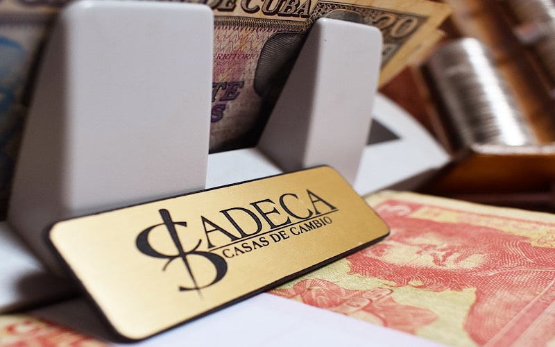CADECA de Cuba cobrará comisión por depósitos en tarjetas magnéticas
