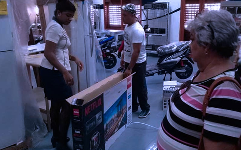 Red de tiendas Cimex y TRD en Cuba anuncian descuentos en compras