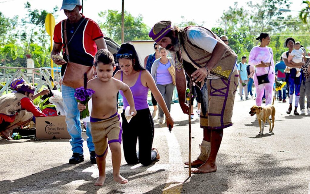 Día de San Lázaro en Cuba peregrinación en El Rincón 2024 - Foto Otmaro Rodríguez fotorreportero de OnCubanews