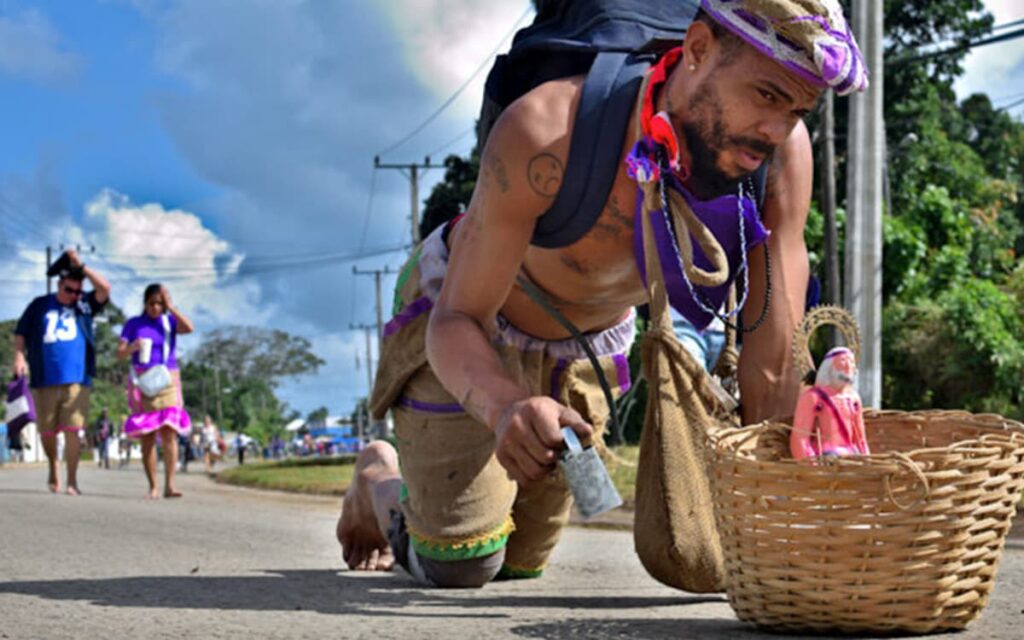 Día de San Lázaro en Cuba peregrinación en El Rincón 2024 - Foto Otmaro Rodríguez fotorreportero de OnCubanews