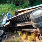 Camión cae puente Pinar del Rio