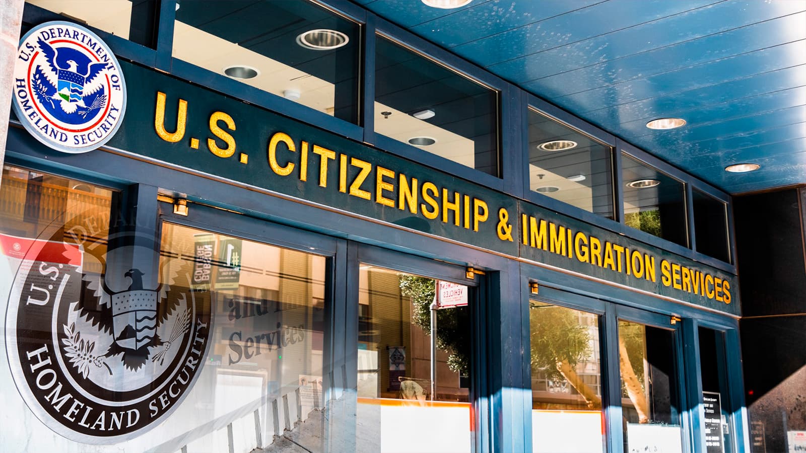 Política USCIS afecta reunificación familiar