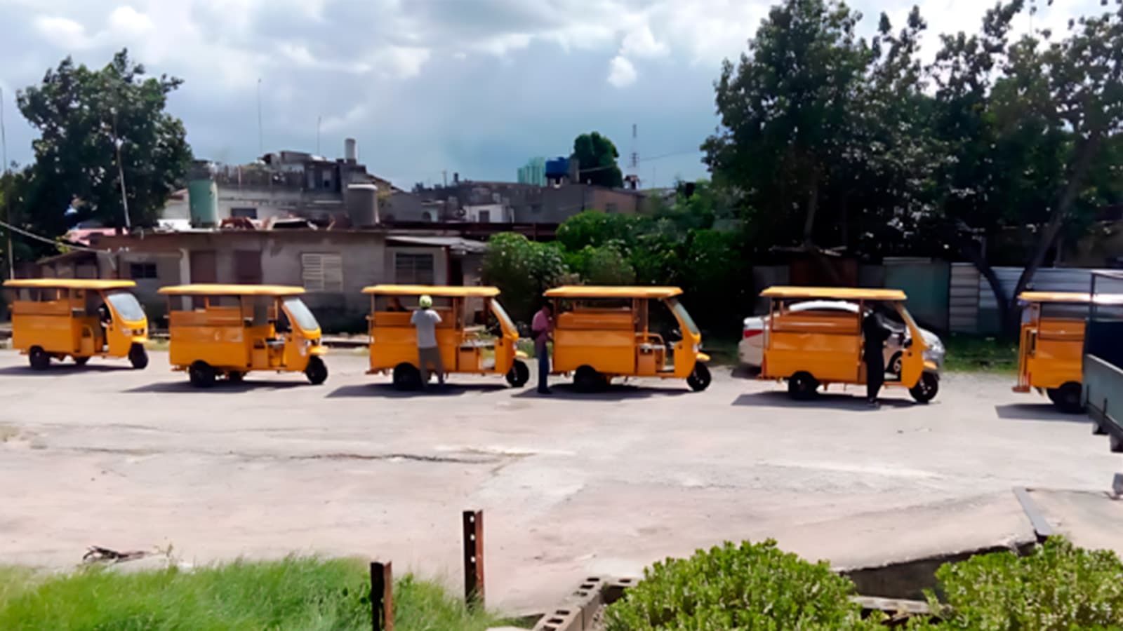 Triciclos eléctricos Santa Clara transporte